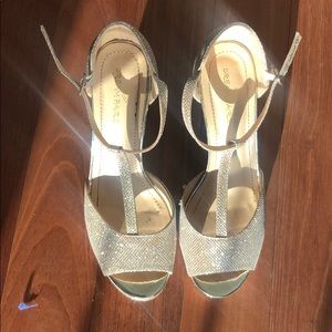 Size 9 gold heels